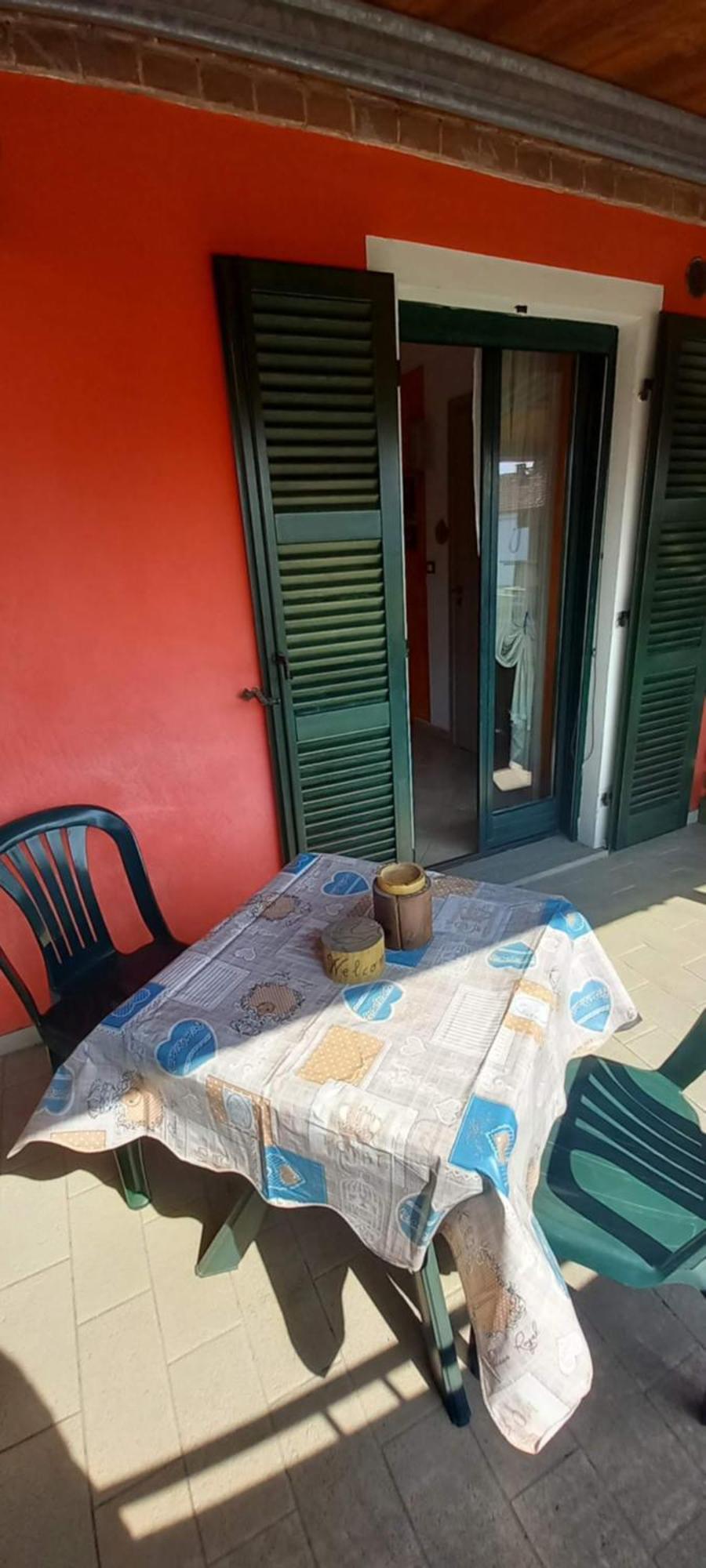 Casa Appartamento Vacanze La Fermata Delle Rondini Castello di Annone Luaran gambar
