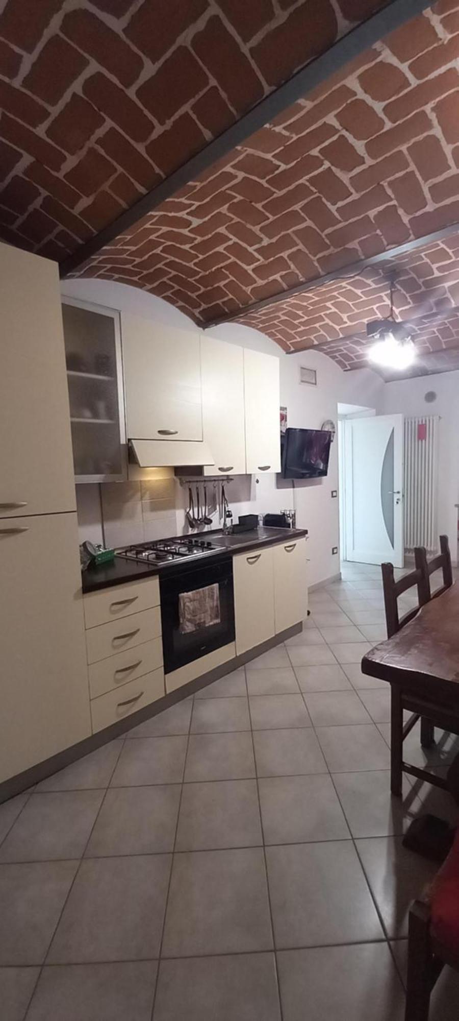 Casa Appartamento Vacanze La Fermata Delle Rondini Castello di Annone Luaran gambar