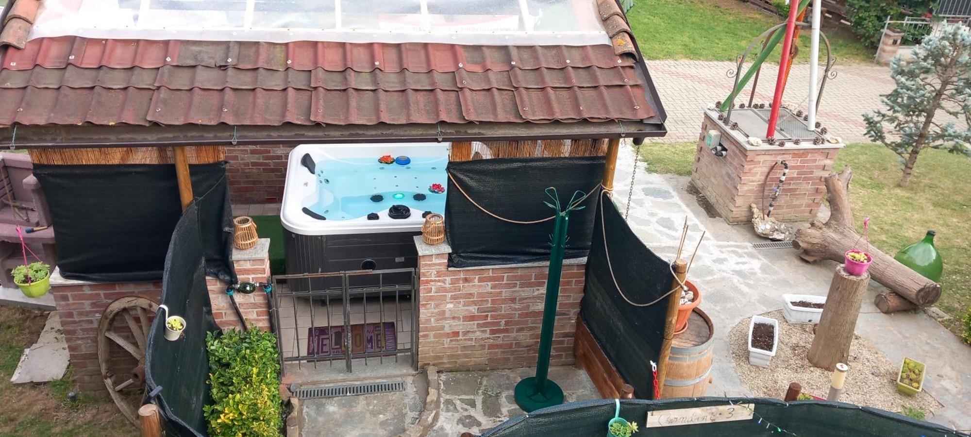 Casa Appartamento Vacanze La Fermata Delle Rondini Castello di Annone Luaran gambar