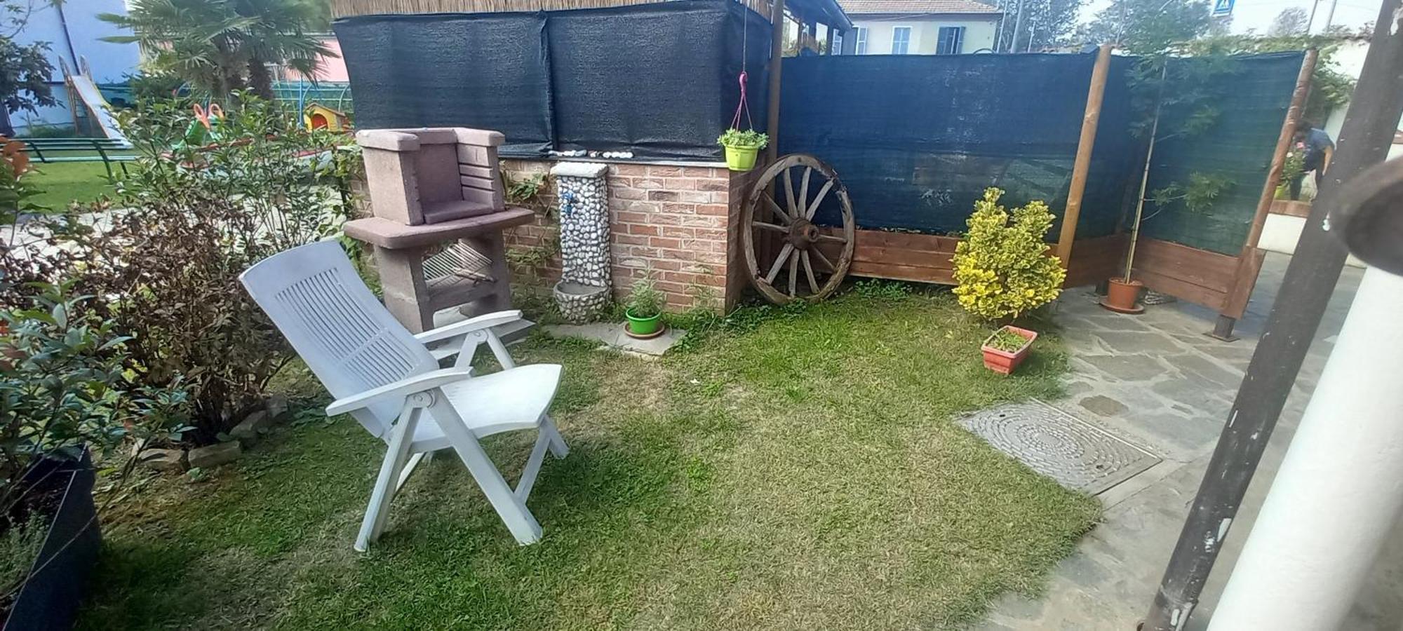 Casa Appartamento Vacanze La Fermata Delle Rondini Castello di Annone Luaran gambar